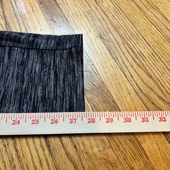 Lululemon Pants Womens 6 Jet Crop Slim Luxtreme Cyber Black Gray Striped - Picture 9 of 10